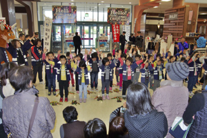 片貝保育園児による遊戯の画像