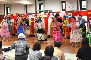 利用者によるフラダンスの画像