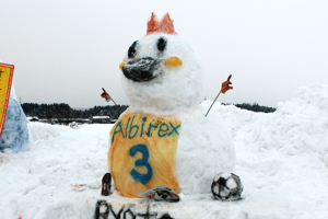 アルビくんの雪像の画像