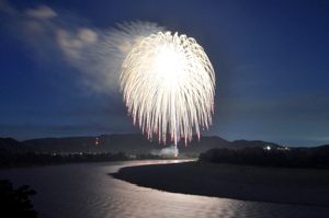 川井の花火の画像