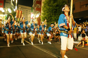 おぢや連が踊る画像