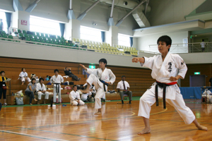 中学男子「形」の演技の画像