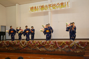 あけぼの大学あぐりの会のみなさんの踊りの画像