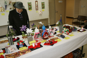 手芸クラブの作品展示の画像