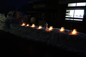 夜の雪燈篭の画像