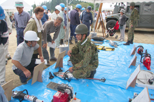 自衛隊災害救助機器展示コーナーの画像