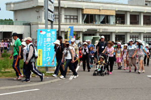 続々とスタートする参加者の画像