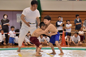 取り組みを行う1年生の画像