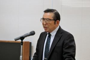 講師の若井新一さんが演題で話されている画像